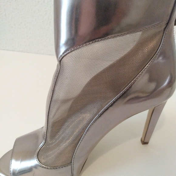 BCBGENERATION Pink Gold Metallic Zip 4" Heel Ankle Boots sz 7.5 M - Picture 2 of 15